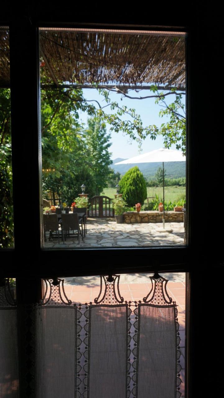 Casa Rural Can Jepet La Cellera de Ter Ngoại thất bức ảnh